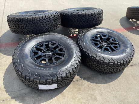 17" Ford F-150 Raptor Bronco OEM rims wheels 10461 tires 37" BFG Texas Truck Tire