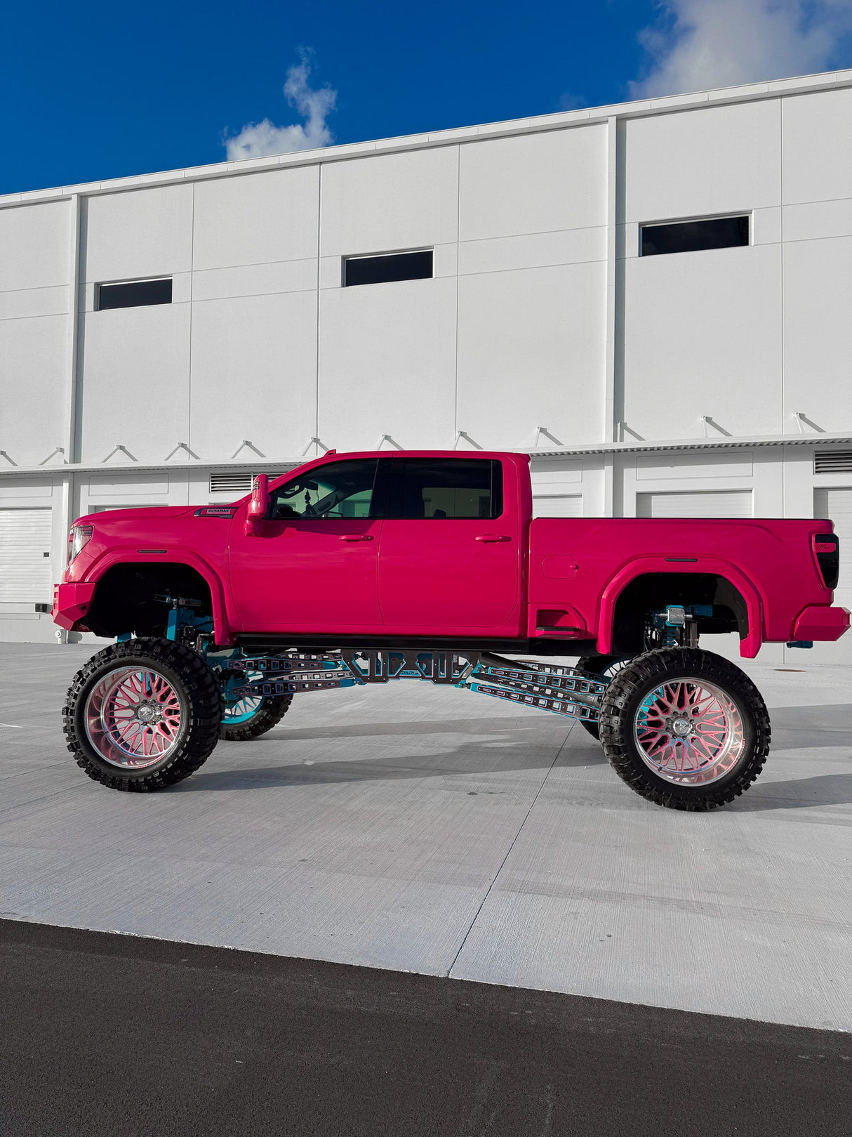 2025 GMC Denali 2500 22 Inch Lift Papis