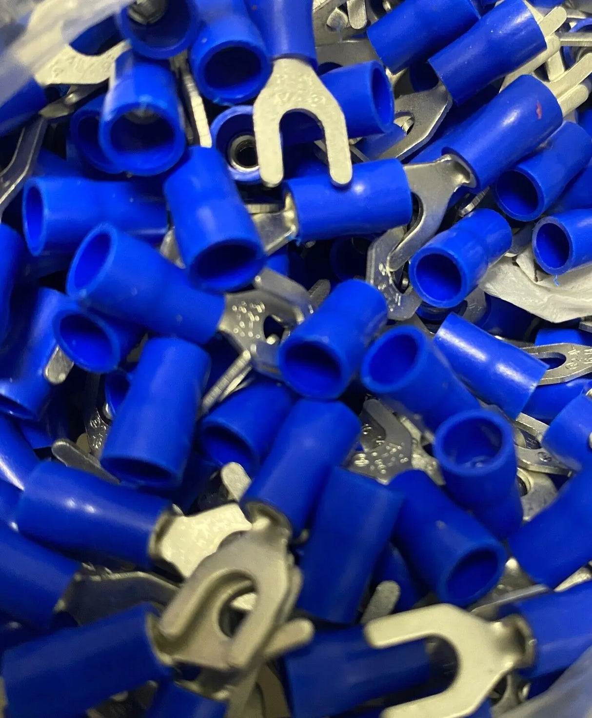 16-14GA BLUE FORK SPADE TERMINAL VINYL INSULATED CRIMP WIRE CONNECTOR Unbranded