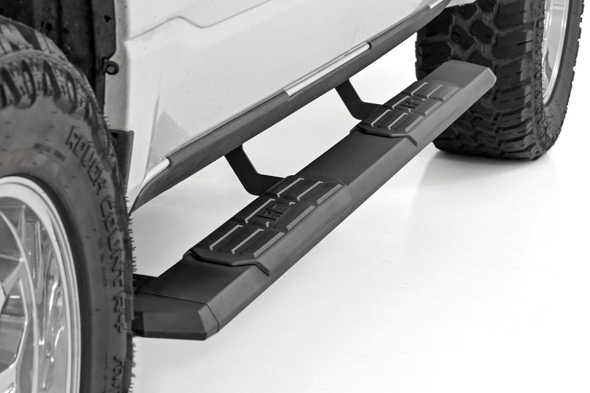 Rough Country TR2 Aluminum Running Boards for Ram 1500 Crew Cab