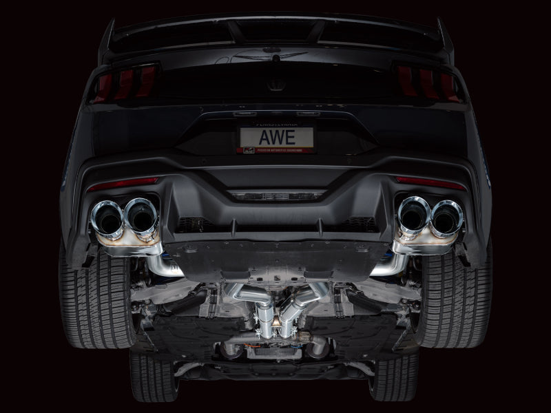 Échappement Catback SwitchPath AWE 2024 Ford Mustang Dark Horse S650 RWD avec quatre embouts chromés argentés