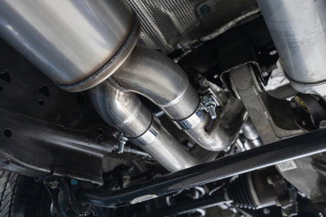 MBRP 21-24 Chevrolet Surburban XL 5,3 L 3 po T304 SS 2,5 po Cat-back en fibre de carbone à double division