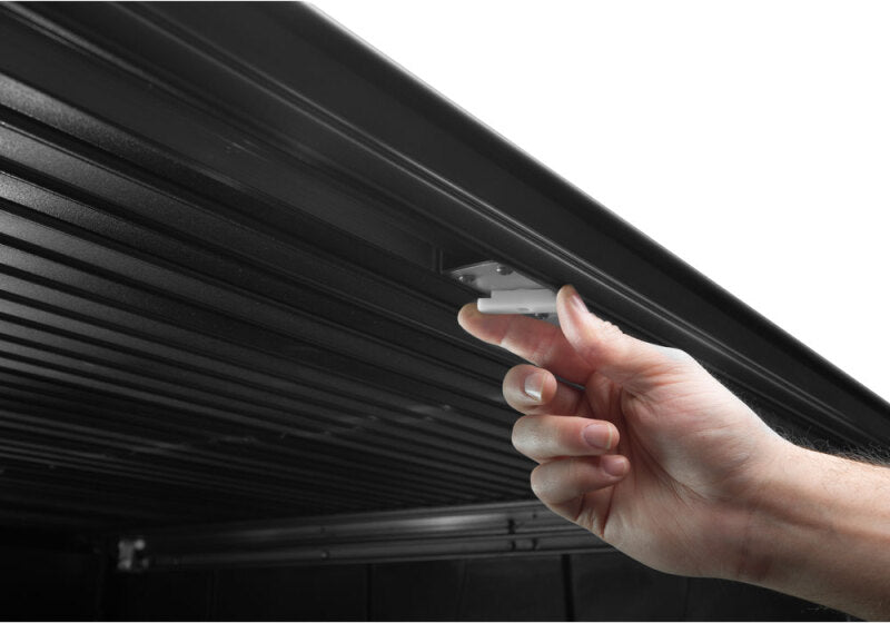 Retrax 11-16 Ford F-250/F-350 SD 6,8 pieds de lit (doit avoir 2 clés d'usine Ford pour l'installation) Retrax EQ