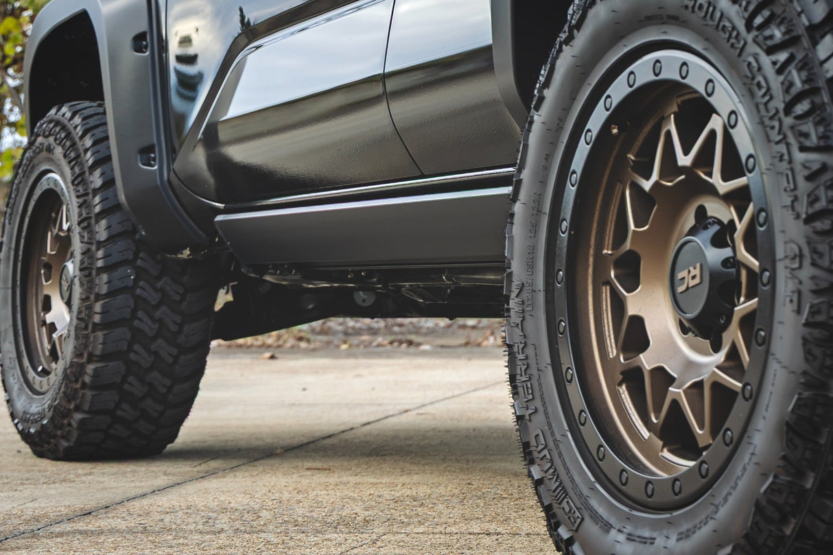 Rough Country HT-Series Power Running Boards for 2025-2026 Toyota 4Runner