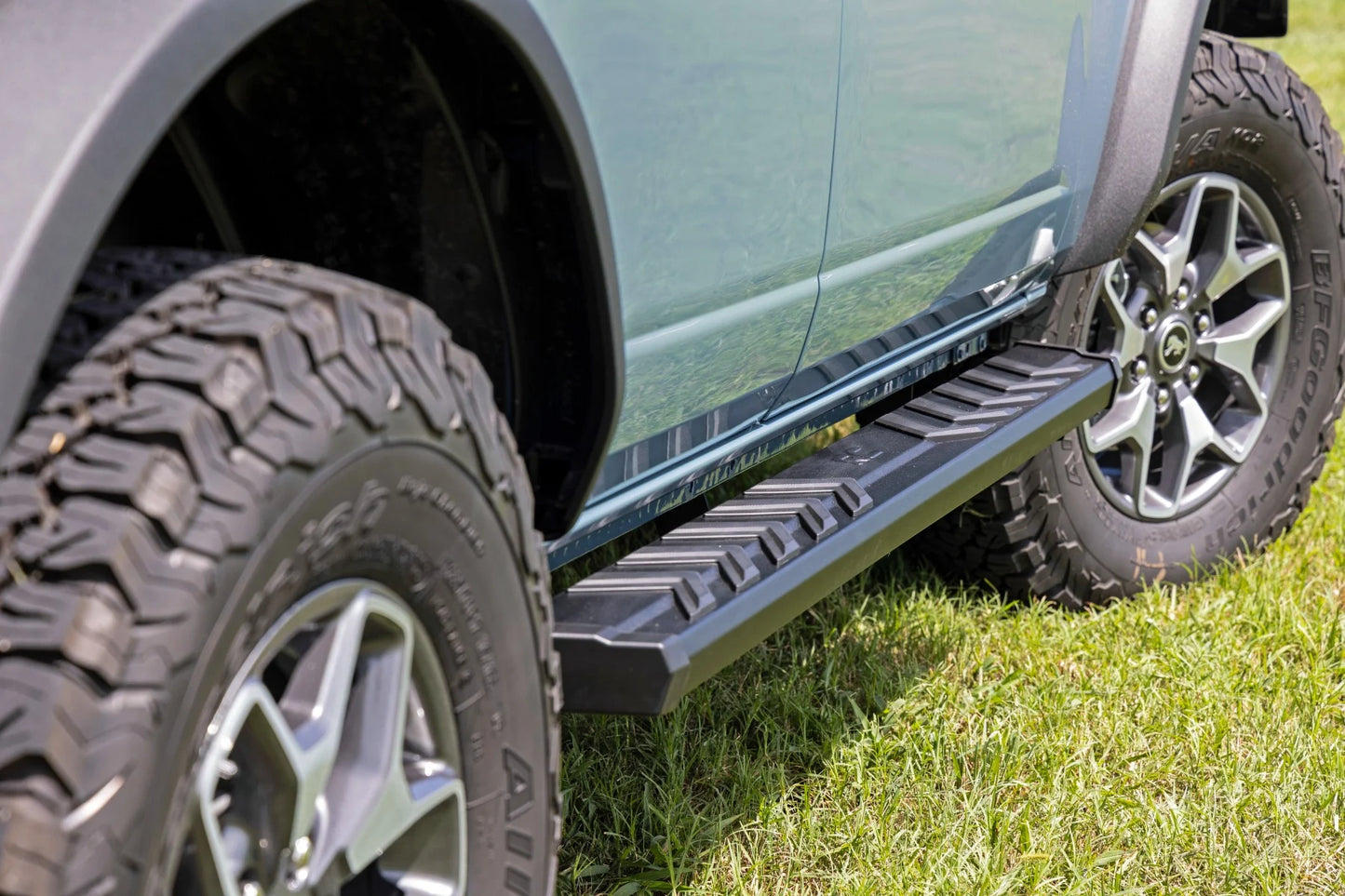 Rough Country BA2 Running Boards Side Step Bars | 4-Door | Ford Bronco 4WD (2021-2024)