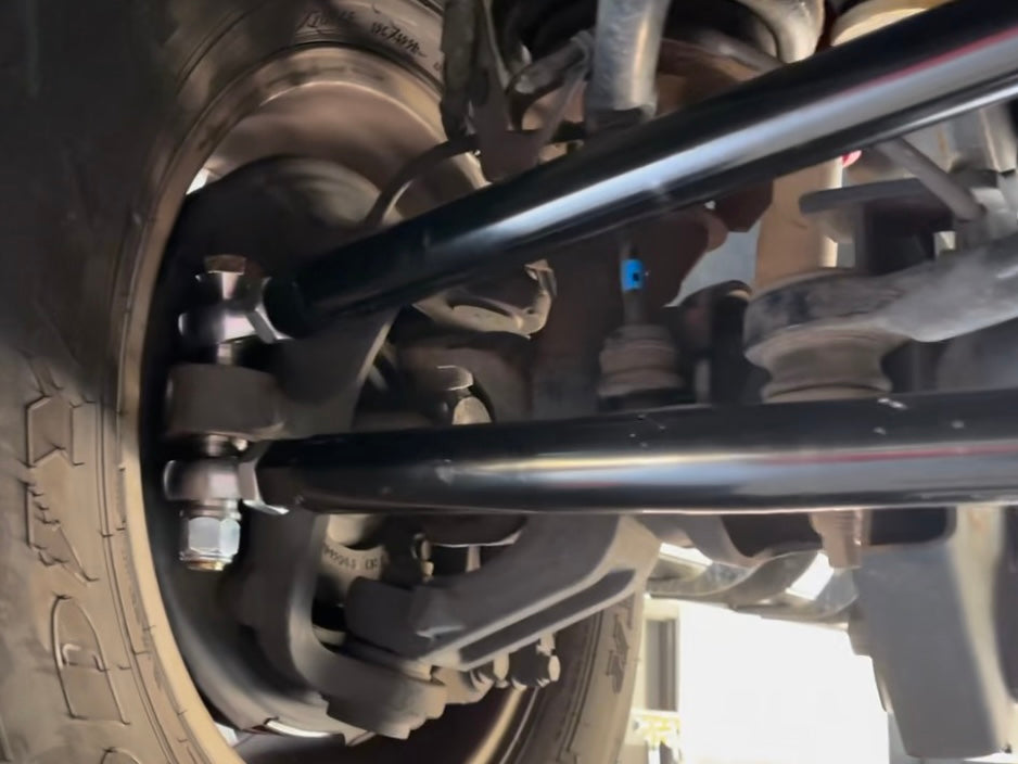 05-16 Ford Super Duty Steering Kit Far From Stock