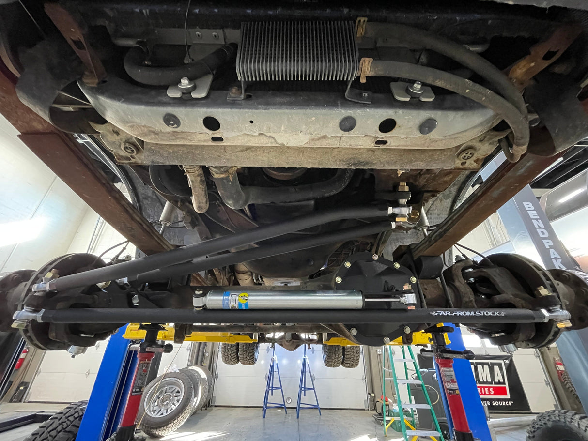 99-04 Ford Super Duty Steering Kit Far From Stock