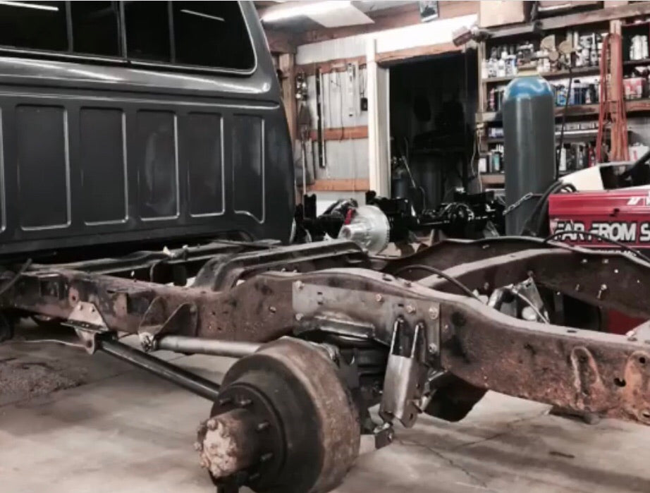 72-93 Dodge Rear Air Suspension Kit (stock Dana 70 axle) Far From Stock