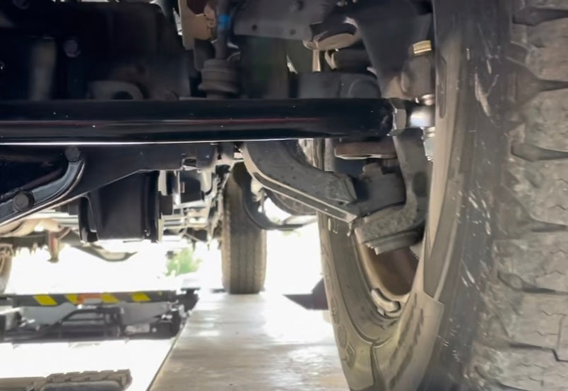 05-16 Ford Super Duty Steering Kit Far From Stock