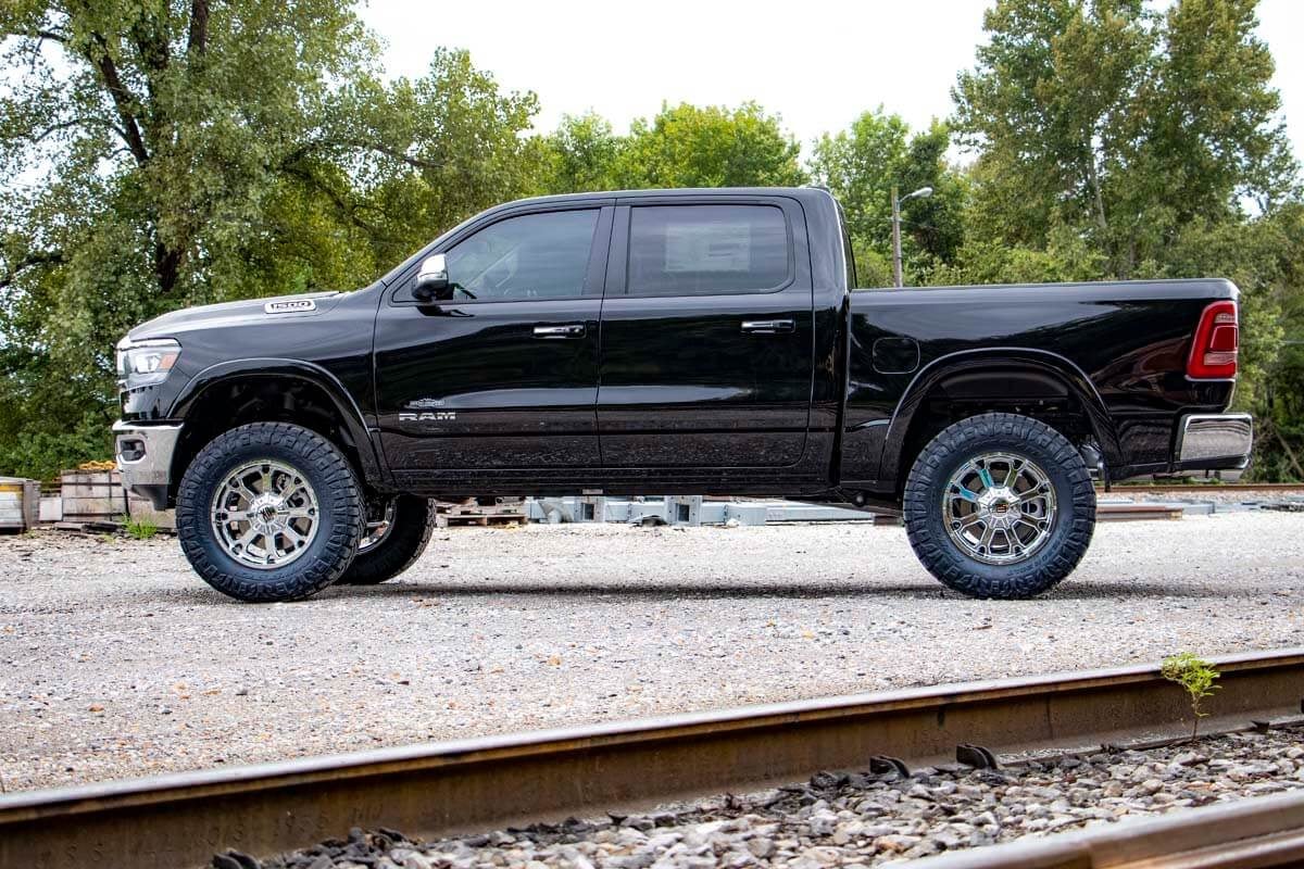 Rough Country 6 Inch Suspension Lift Kit Ram 1500 4WD 2019-2024 33930A