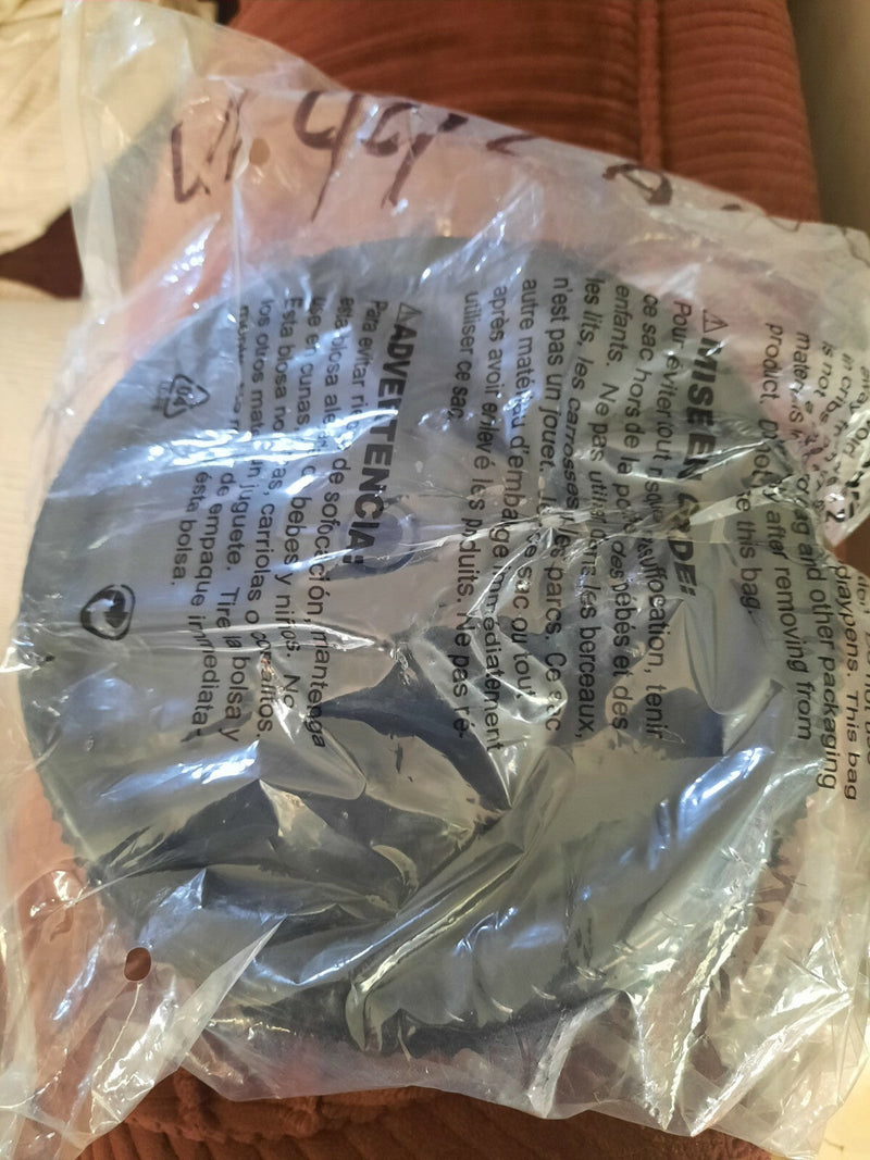 Mustang GT Convertible Rear Wheel with Protective Wheel Cover