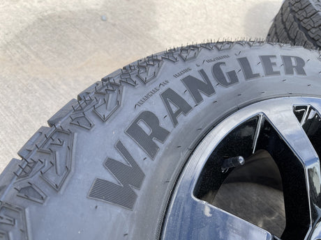 18" Chevy Silverado Suburban Tahoe OEM 5646 wheels rims Sierra GOODYEAR NEW Texas Truck Tire