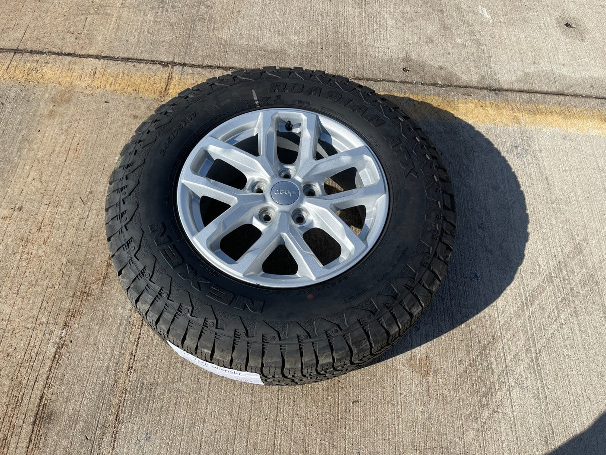 17" Jeep Gladiator RUBICON OEM wheel rim 9301 95329 Wrangler spare NEXEN NEW Texas Truck Tire