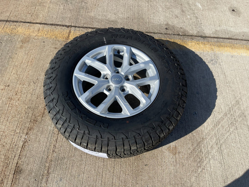 17" Jeep Gladiator RUBICON OEM wheel rim 9301 95329 Wrangler spare NEXEN NEW Texas Truck Tire