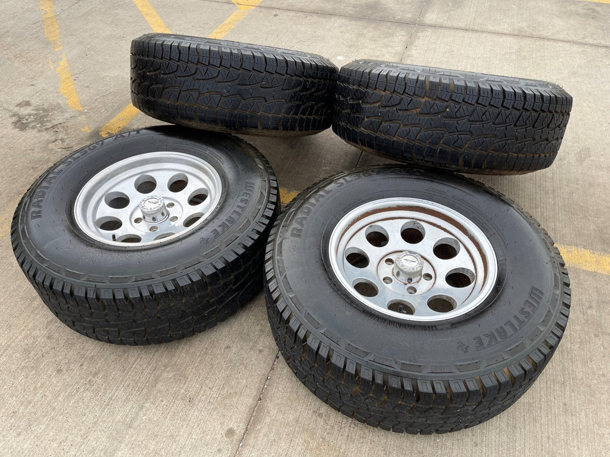 17" 17x9 Pro Comp Series 69 Jeep Wrangler Gladiator 5x127 5x5 wheels rims 35" Texas Truck Tire
