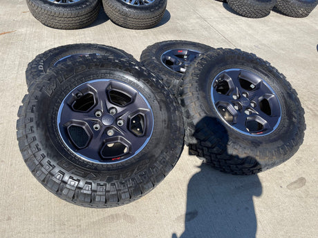 17" Jeep Wrangler Gladiator RUBICON OEM 9236 wheels rims FALKEN M/T Texas Truck Tire