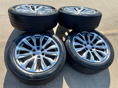22" GMC Yukon Sierra DENALI OEM wheels rims 14025 97000 tires BRIDGESTONE Texas Truck Tire