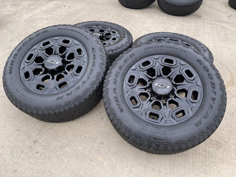 20" Chevy Silverado Trail Boss GMC AT4 2500 OEM 5946 wheels rims 2024 2025 2026 Texas Truck Tire
