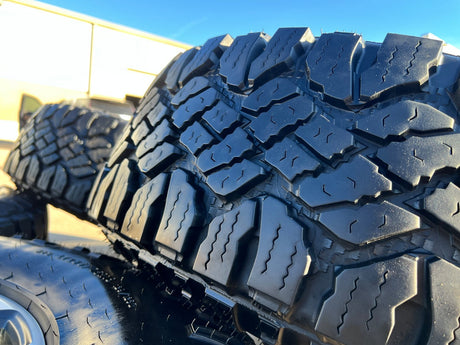 18" Ford F-250 F-350 OEM TREMOR rims wheels 10482 tires 35" DURATRAC R/T Texas Truck Tire