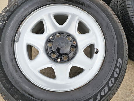 17" Chevy Tahoe PPV OEM Police Package 8111 wheels rims tires Texas Truck Tire