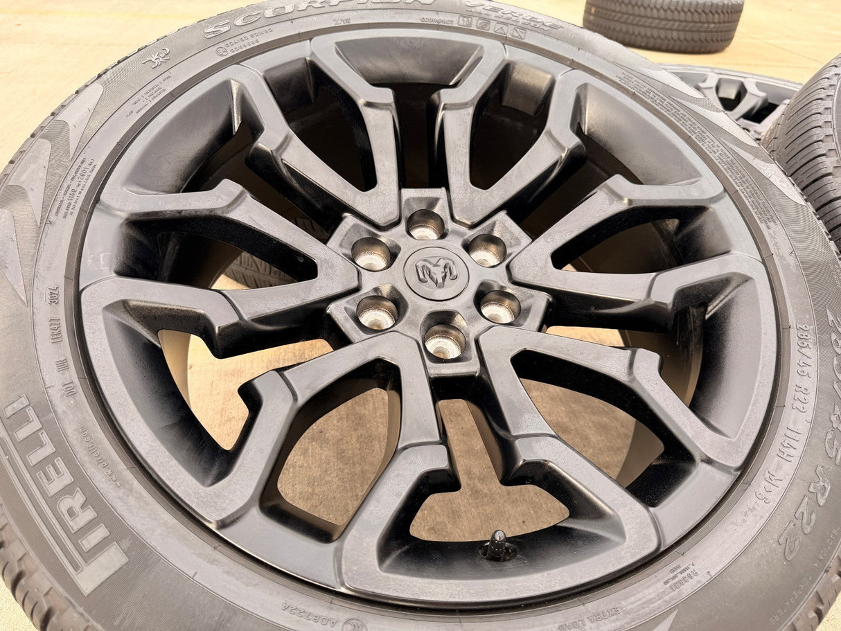 22" Dodge Ram 1500 OEM 95987 LIMITED Laramie wheels rims black 2025 2026 PIRELLI Texas Truck Tire