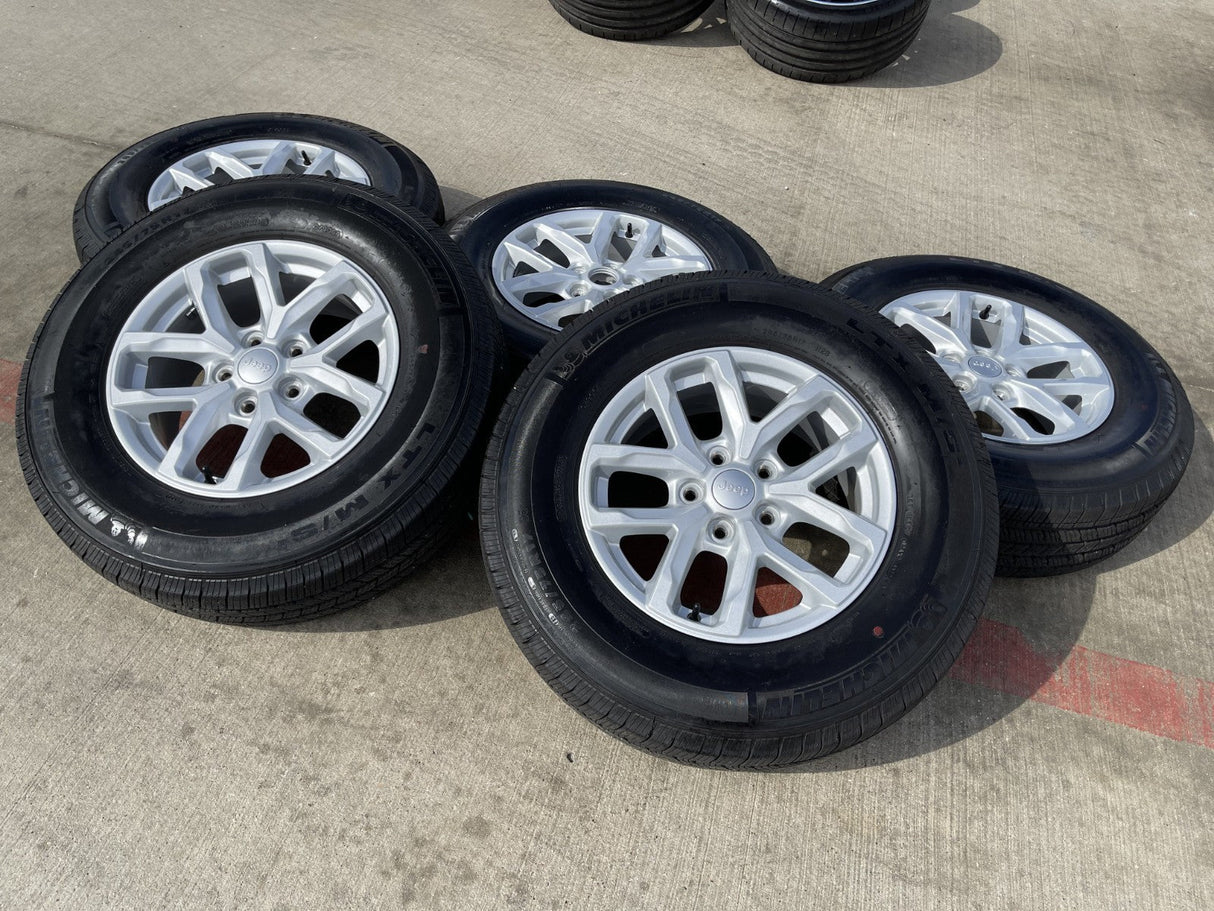 17" Jeep Wrangler Gladiator RUBICON OEM 9301 95329 wheels rims tires MICHELIN Texas Truck Tire
