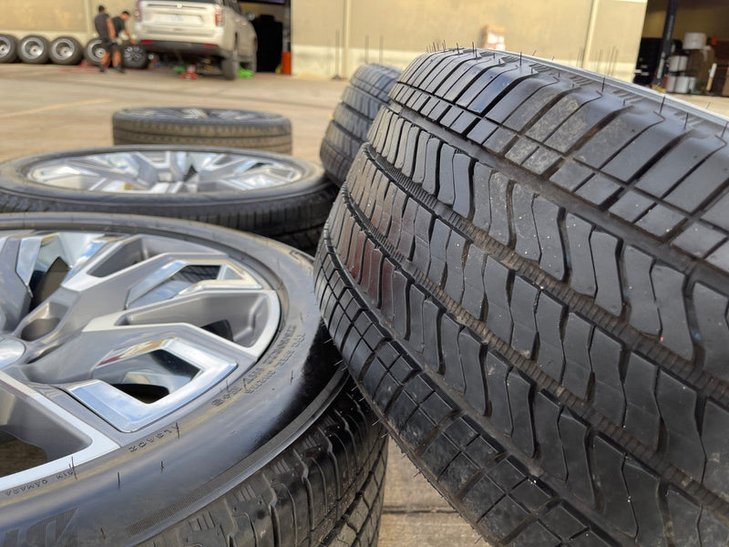 22" GMC Yukon Chevy Tahoe Escalade OEM 95513 14134 wheels rims BRIDGESTONE NEW Texas Truck Tire