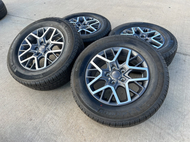 18" Jeep Grand Cherokee OEM wheels rims 9331 Wrangler Gladiator NEW MICHELIN Texas Truck Tire