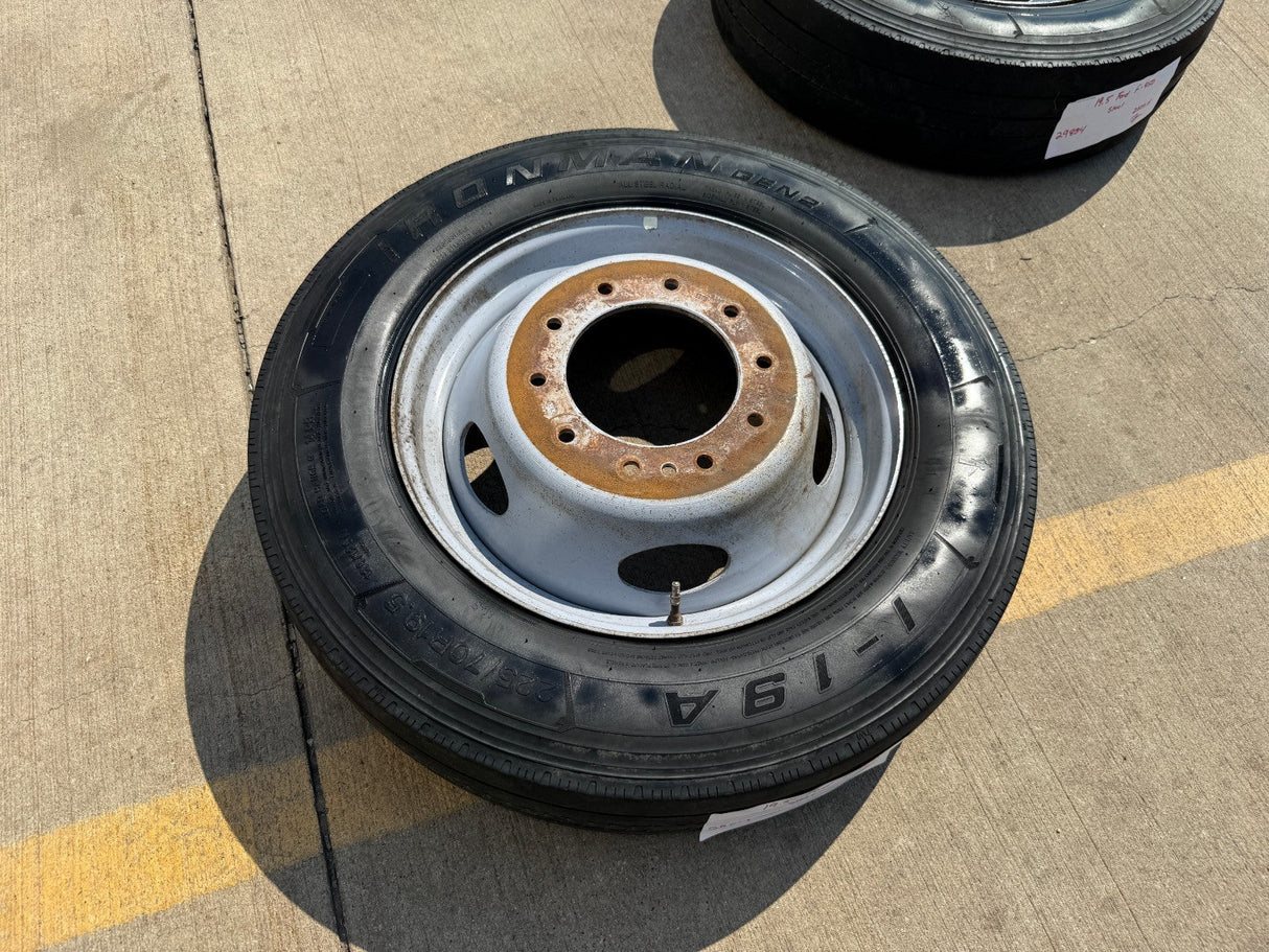 19.5" Ford F-450 Dually F-550 rim RAM 4500 OEM 10x225 spare Texas Truck Tire
