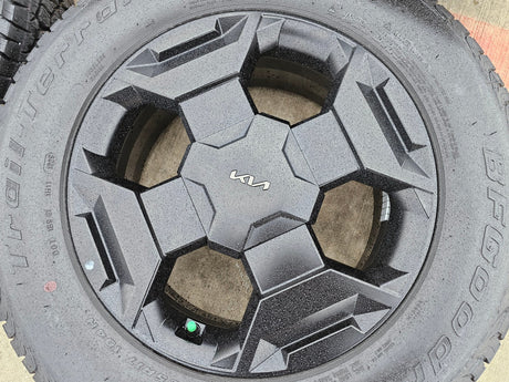 17" Kia Sorento X-PRO OEM wheels rims tires Telluride Sedona 2025 2026 BFG NEW Texas Truck Tire