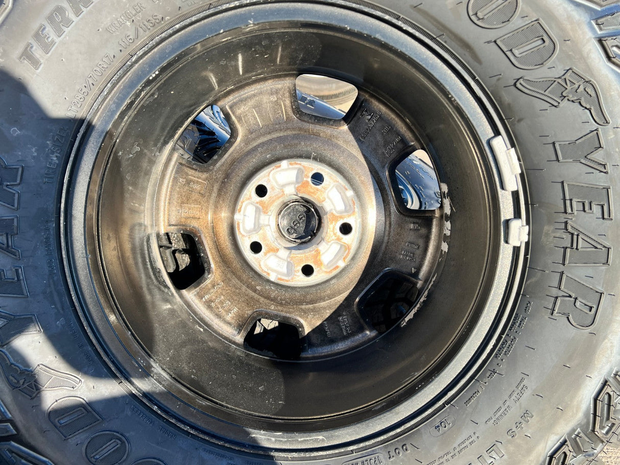 17" Jeep Wrangler Rubicon OEM 9260 wheels rims Gladiator GOODYEAR  A/T 33" NEW Texas Truck Tire