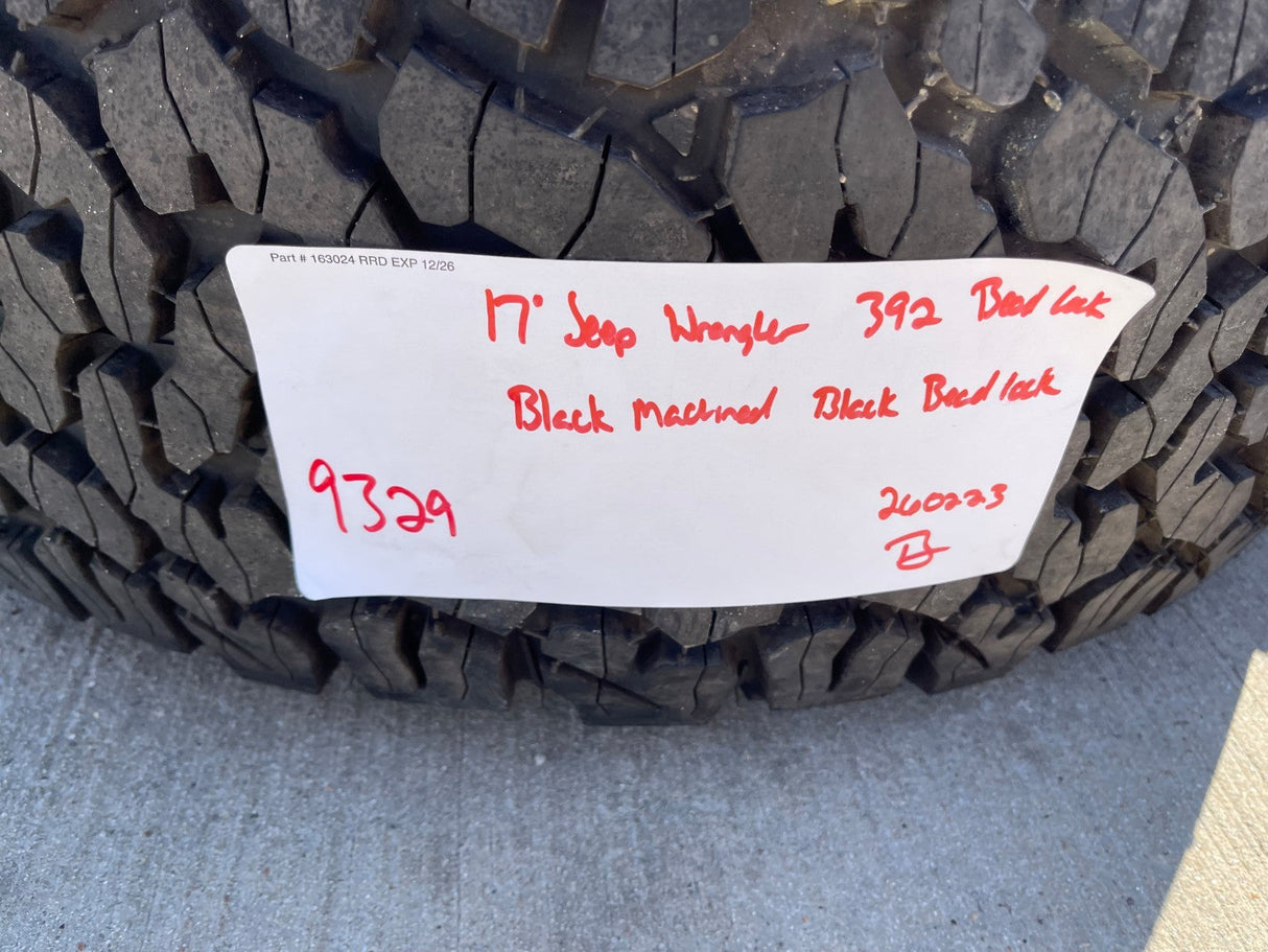 17" Jeep Wrangler 392 Gladiator Rubicon OEM 9329 BEADLOCK wheels rims BFG NEW 35 Texas Truck Tire