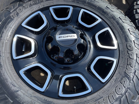 20" Ford F-250 F-350 OEM 10486 Lariat wheels rims 2024 2025 2026 TOYO 35" Texas Truck Tire