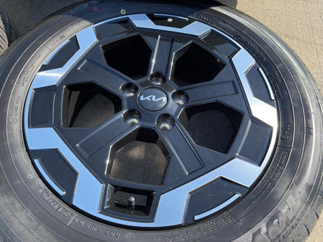 18" Hyundai Santa Fe Cruz OEM wheels rims 52910 Black 2024 2025 2026 TOYO NEW Texas Truck Tire