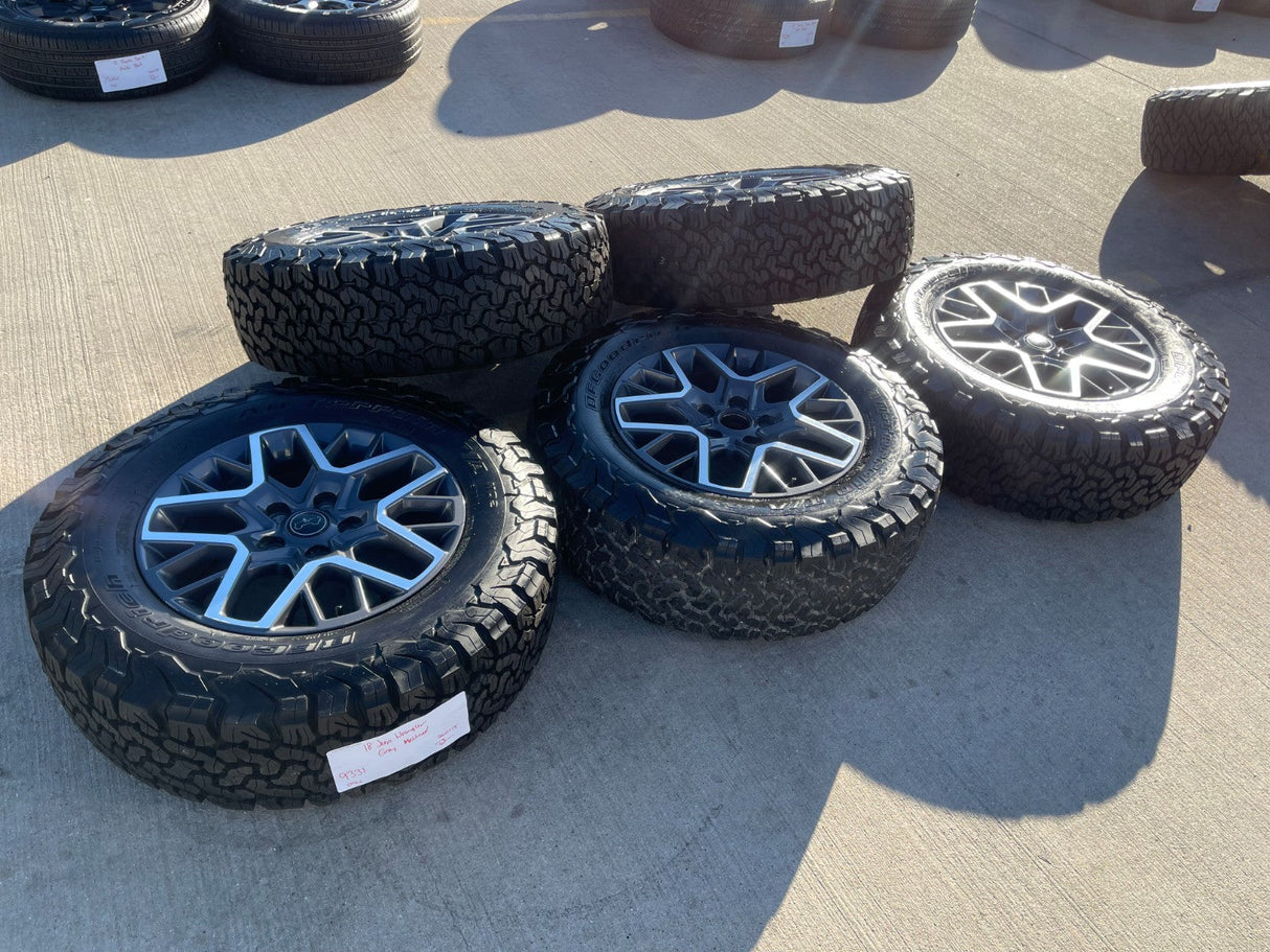 18" Jeep Wrangler Grand Cherokee Gladiator OEM 9331 wheels rims NEW BFG Texas Truck Tire