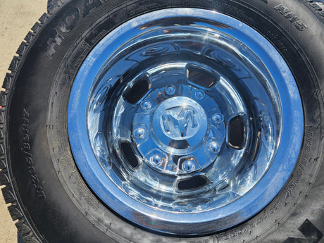17" Dodge Ram 3500 Dually Laramie 8x200 wheels rims 2703 2704 OEM 2024 2025 NEW Texas Truck Tire