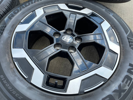 18" Hyundai Santa Fe Cruz OEM wheels rims 52910 Black 2023 2024 2025 2026 Texas Truck Tire