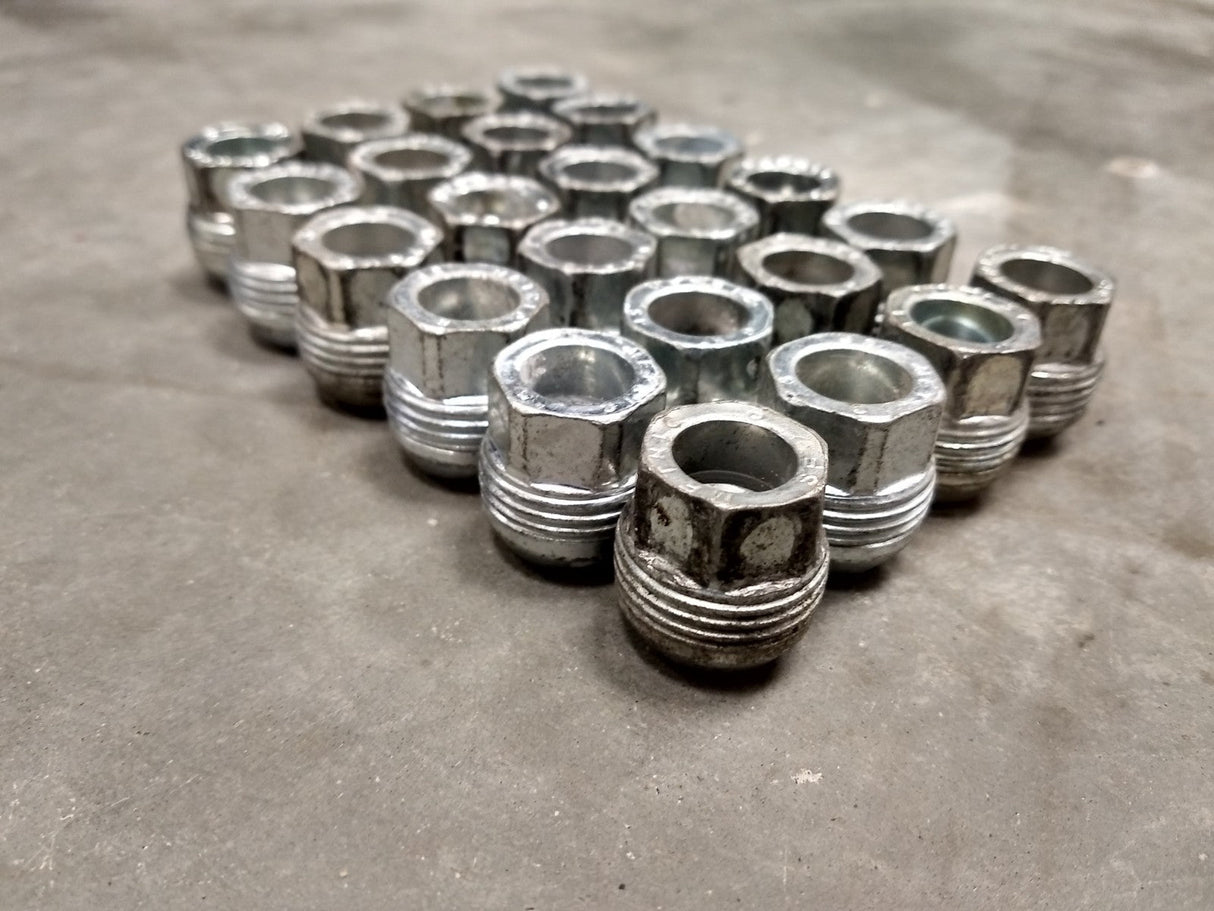 (24) OEM GM lug nuts open end threaded 1500 Chevy Silverado GMC Cadillac 14x1.5 Texas Truck Tire