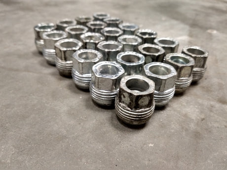 (24) OEM GM lug nuts open end threaded 1500 Chevy Silverado GMC Cadillac 14x1.5 Texas Truck Tire
