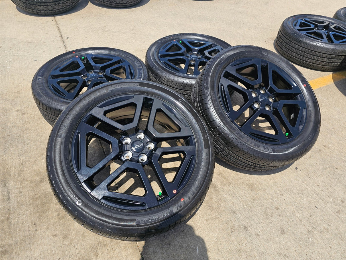 20" Kia Telluride Prestige X-PRO OEM wheels rims 74721 Sedona 2024 2025 2026 NEW Texas Truck Tire