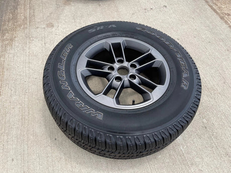 17" Jeep Wrangler Gladiator OEM 9158 9197 wheel rim GRAY spare Texas Truck Tire