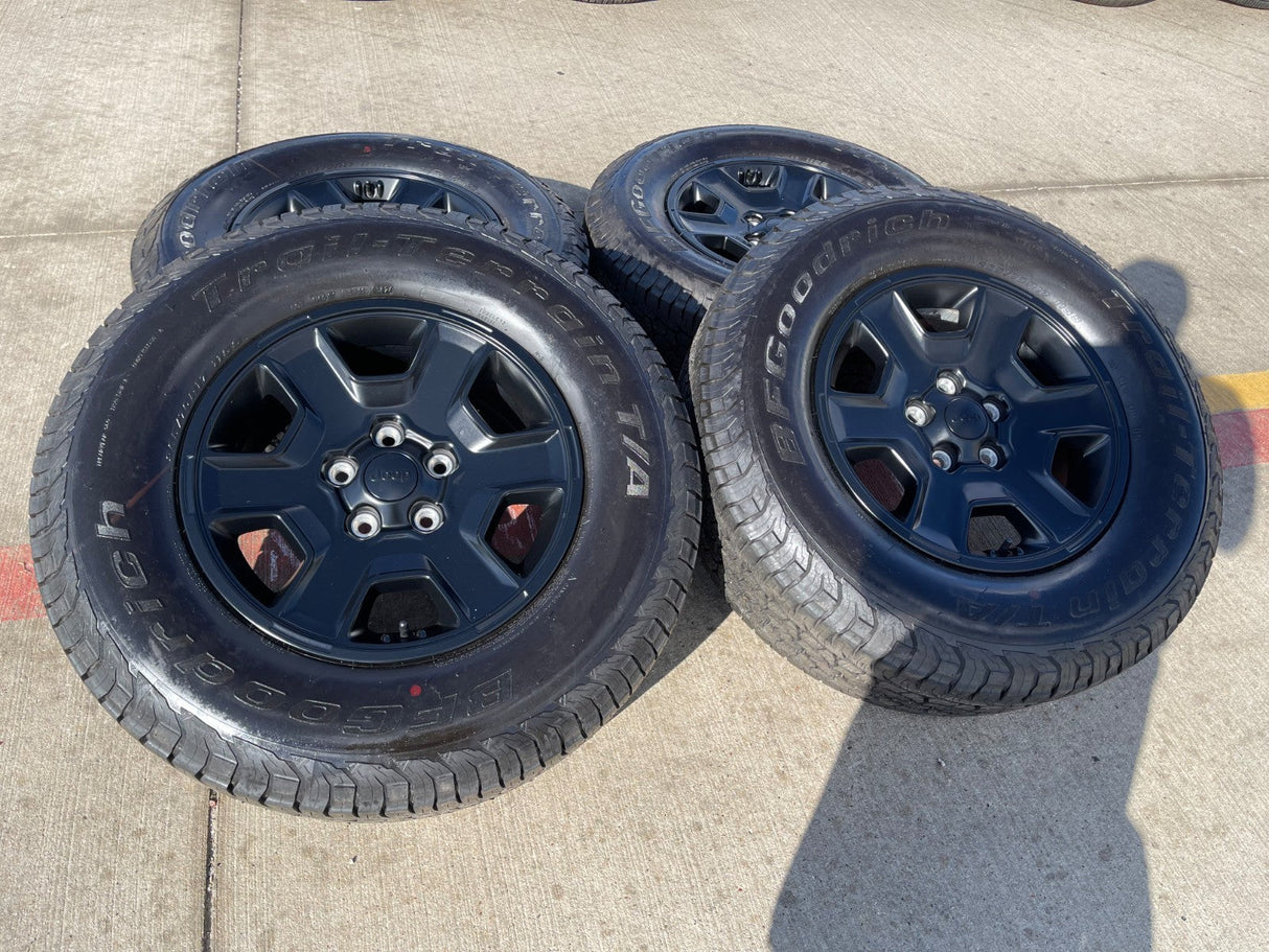17" Jeep Wrangler Rubicon OEM 9260 wheels rims Gladiator tires BFG A/T NEW Texas Truck Tire