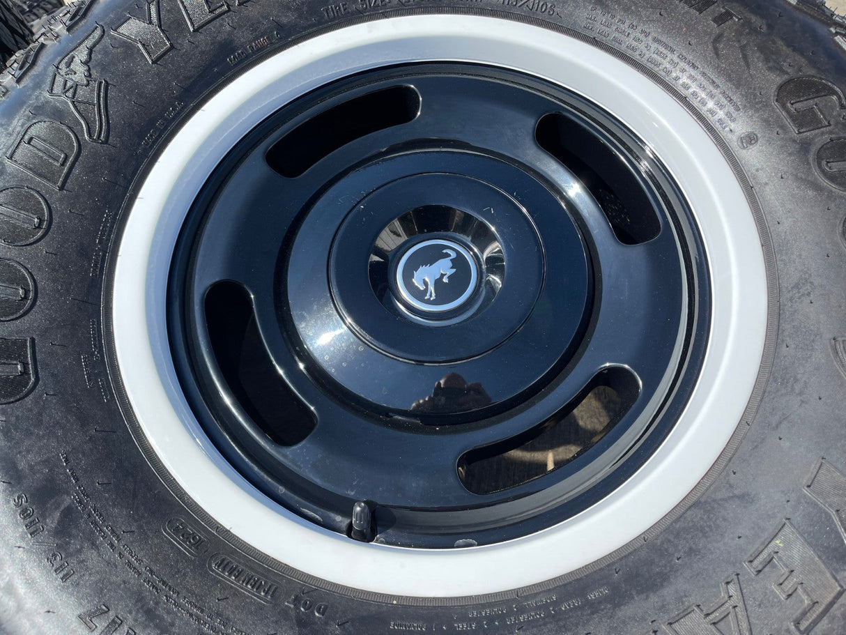 17" Ford Bronco HERITAGE Edition wheels rims white 2025 2026 GOODYEAR 35" Texas Truck Tire