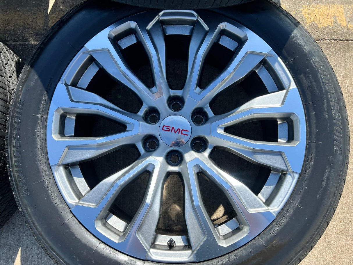 22" GMC Yukon Sierra DENALI OEM wheels rims 14025 97000 tires BRIDGESTONE Texas Truck Tire