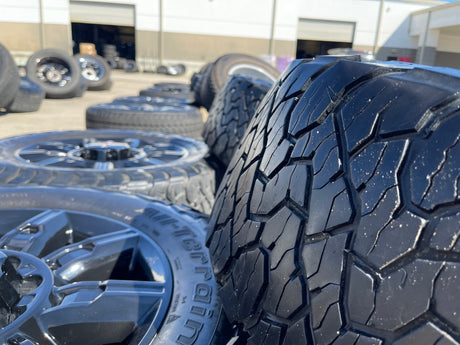 20" GMC Sierra AT4X 2500 3500 OEM 14137 5963 wheels rims Silverado BFG KO3 A/T Texas Truck Tire