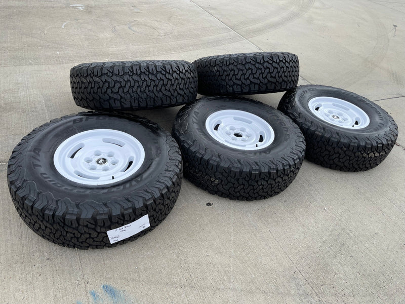 17" Ford Bronco HERITAGE SASQUATCH OEM 10463 wheels rims white 37" BFG NEW Texas Truck Tire