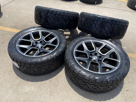 22" Dodge Ram 1500 OEM LIMITED Laramie wheels rims 2725 2684 NITTO 33" Texas Truck Tire