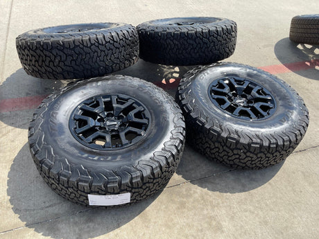 17" Ford F-150 Raptor Bronco OEM rims wheels 10461 tires 37" BFG Texas Truck Tire