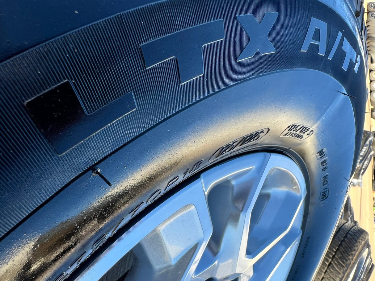 18" Chevy Silverado 2500 3500 OEM 5959 wheels rims MICHELIN LTX A/T2 NEW Texas Truck Tire