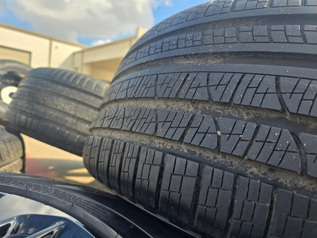 22" Lincoln Navigator OEM rims wheels Black Label 95384 10496 tires PIRELLI NEW Texas Truck Tire